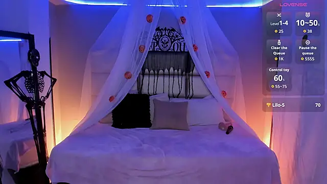 Snapshot of kristen_kassi chatting on 28, 10, 2025 kristen kassi online show from 28, 10, 2025