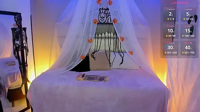 Snapshot of kristen_kassi chatting on 17, 10, 2025 kristen kassi online show from 17, 10, 2025