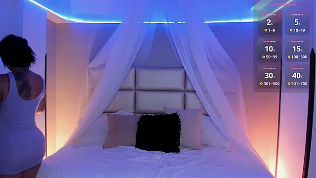 Snapshot of kristen_kassi chatting on 8, 10, 2025 kristen kassi online show from 8, 10, 2025