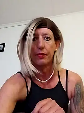 Snapshot of AlexiaXXL chatting on 13, 4, 2026 AlexiaXXL online show from 13, 4, 2026