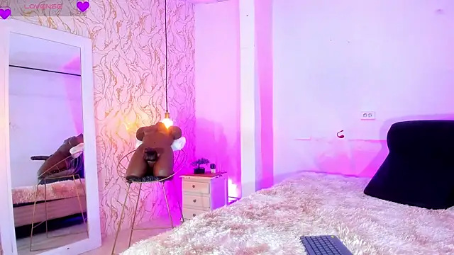 Snapshot of NATALIE_PARKERR chatting on 28, 10, 2025 NATALIE PARKERR online show from 28, 10, 2025