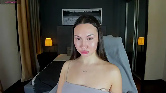 GIGI BENNET online show from 25, 1, 2025