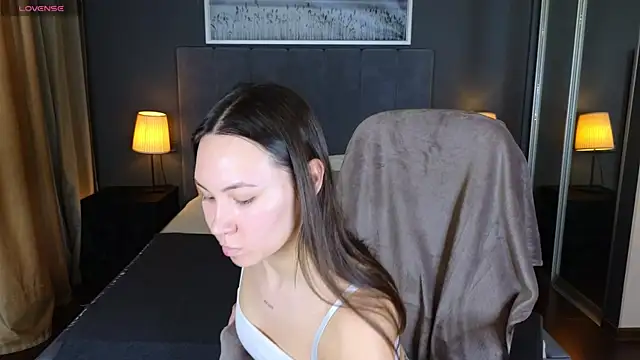 GIGI BENNET online show from 26, 2, 2025