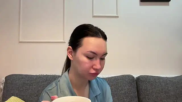 GIGI BENNET online show from 16, 3, 2025