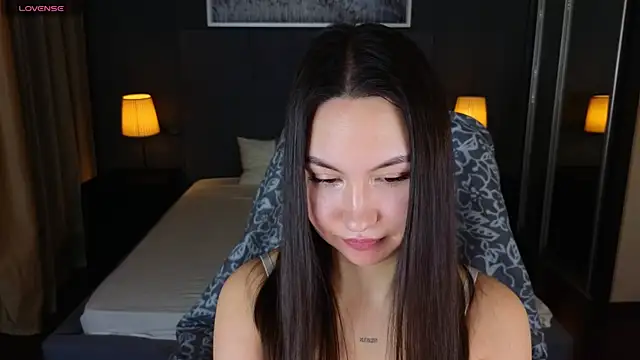 GIGI BENNET online show from 30, 1, 2025