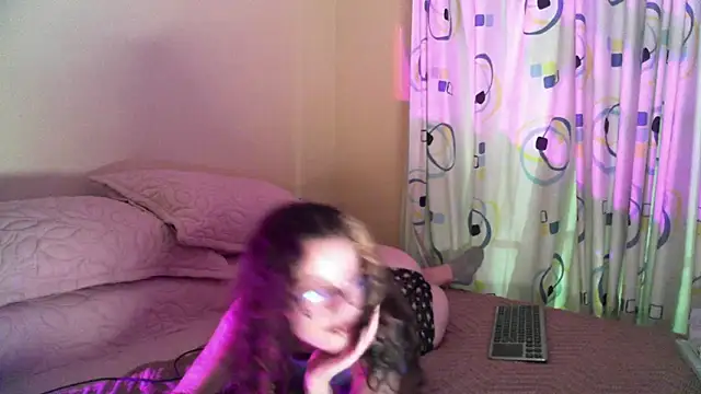 frikigyal online show from 26, 2, 2025