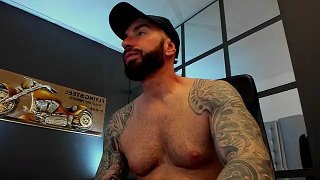 Snapshot of AronGrant chatting on 8, 5, 2026 AronGrant online show from 8, 5, 2026