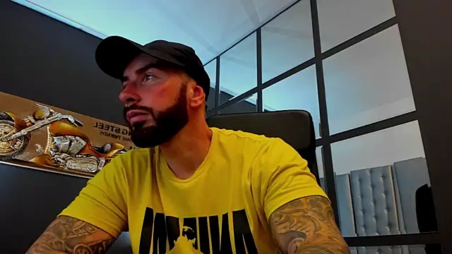 Snapshot of AronGrant chatting on 2, 6, 2026 AronGrant online show from 2, 6, 2026