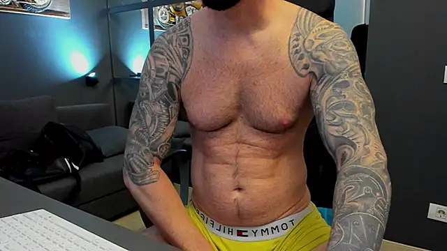 Snapshot of AronGrant chatting on 4, 5, 2026 AronGrant online show from 4, 5, 2026