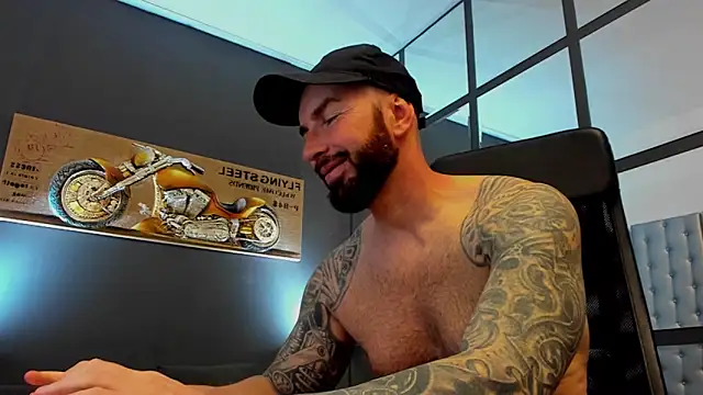 Snapshot of AronGrant chatting on 7, 5, 2026 AronGrant online show from 7, 5, 2026