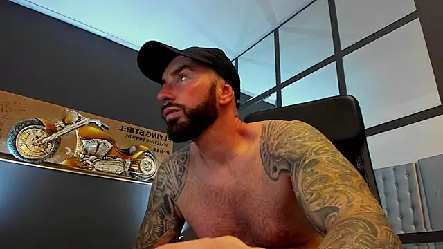 Snapshot of AronGrant chatting on 1, 6, 2026 AronGrant online show from 1, 6, 2026