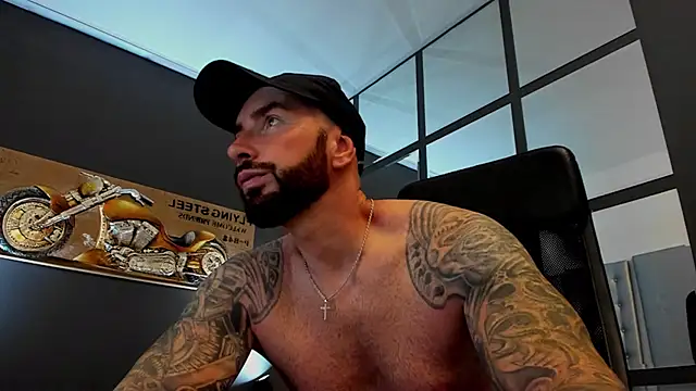 Snapshot of AronGrant chatting on 9, 7, 2026 AronGrant online show from 9, 7, 2026
