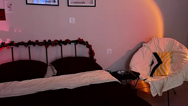 doll lol  online show from 13, 4, 2026