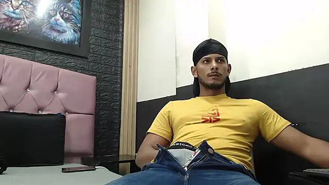 Snapshot of Chris_Dick23 chatting on 18, 10, 2025 Chris Dick23 online show from 18, 10, 2025