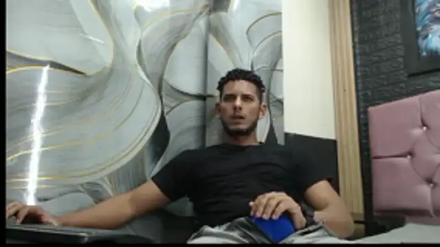 Snapshot of Chris_Dick23 chatting on 5, 11, 2025 Chris Dick23 online show from 5, 11, 2025