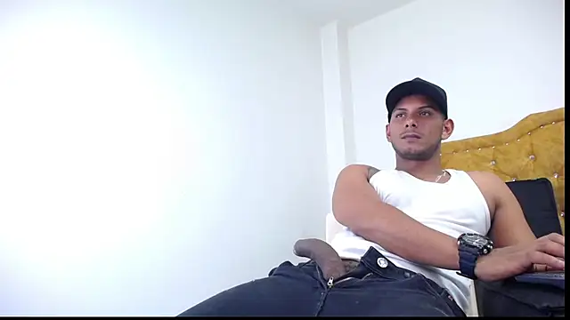 Snapshot of Chris_Dick23 chatting on 7, 6, 2026 Chris Dick23 online show from 7, 6, 2026