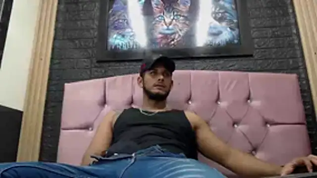 Snapshot of Chris_Dick23 chatting on 21, 11, 2025 Chris Dick23 online show from 21, 11, 2025