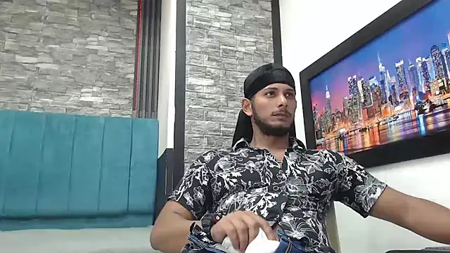 Snapshot of Chris_Dick23 chatting on 23, 11, 2025 Chris Dick23 online show from 23, 11, 2025