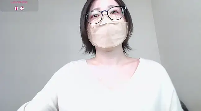  NOA-chan  online show from 15, 2, 2025