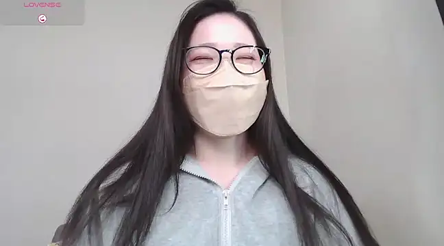  NOA-chan  online show from 1, 2, 2025