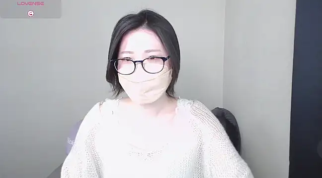  NOA-chan  online show from 8, 3, 2025