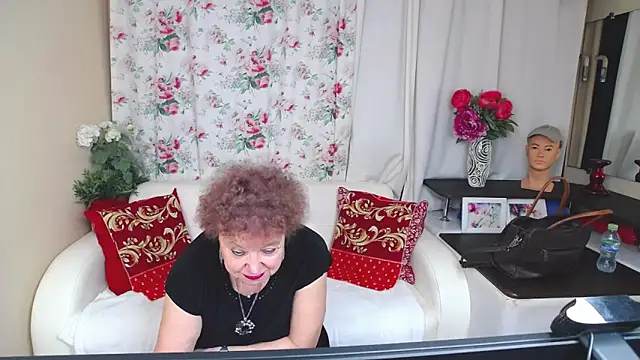 Snapshot of YourHotGranny chatting on 16, 6, 2026 YourHotGranny online show from 16, 6, 2026