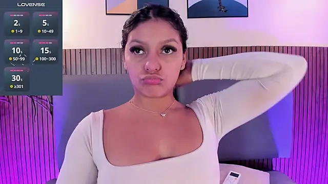 NicolleeEvanss online show from 1, 11, 2025