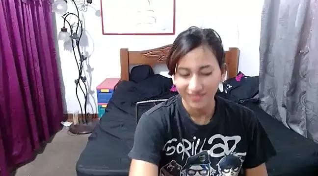 LadyMilk003 online show from 5, 3, 2025