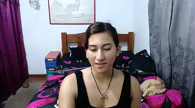 LadyMilk003 online show from 10, 1, 2025
