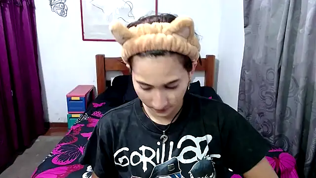 LadyMilk003 online show from 16, 9, 2025