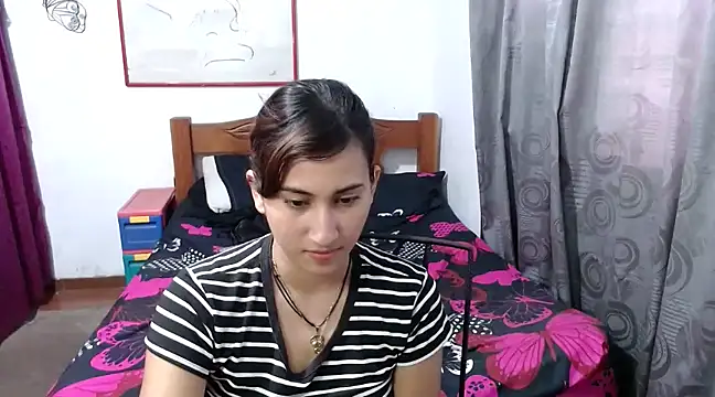 LadyMilk003 online show from 22, 1, 2025