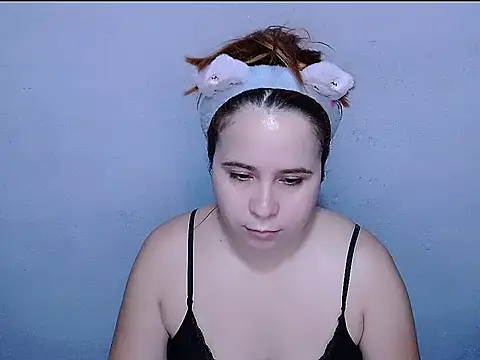 Snapshot of SubLayla01 chatting on 13, 5, 2026 SubLayla01 online show from 13, 5, 2026