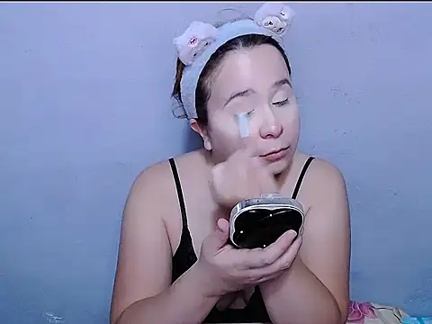 Snapshot of SubLayla01 chatting on 15, 5, 2026 SubLayla01 online show from 15, 5, 2026