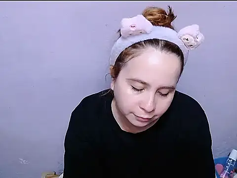 Snapshot of SubLayla01 chatting on 12, 5, 2026 SubLayla01 online show from 12, 5, 2026