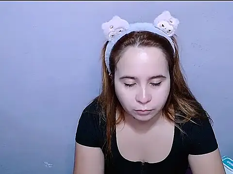 SubLayla01 online show from 6, 3, 2026