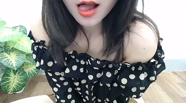 Snapshot of Linn_97 chatting on 3, 3, 2025 Linn 97 online show from 3, 3, 2025
