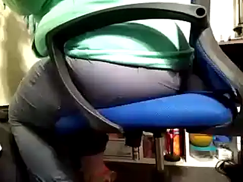 Snapshot of missthickness35_Pika chatting on 15, 2, 2025 missthickness35 Pika online show from 15, 2, 2025