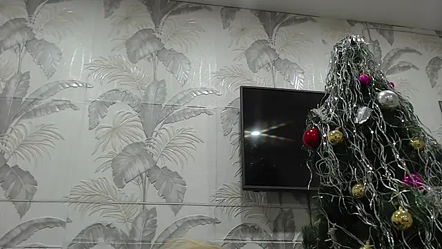 CamDiva113 online show from 18, 2, 2025