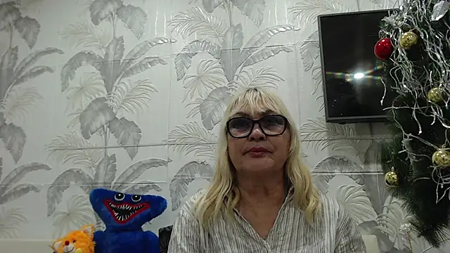 CamDiva113 online show from 16, 2, 2025