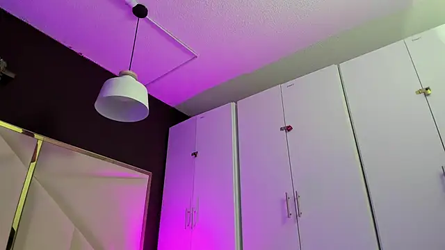 April bowie online show from 21, 11, 2025