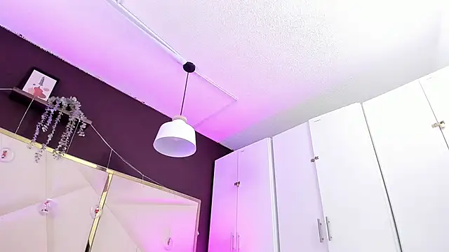 April bowie online show from 18, 12, 2025