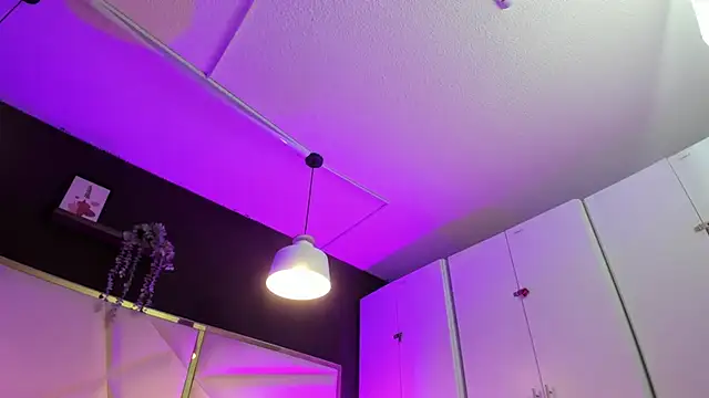 April bowie online show from 24, 3, 2026