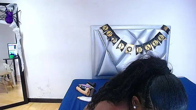 Snapshot of exotic_karmella chatting on 25, 10, 2025 exotic karmella online show from 25, 10, 2025