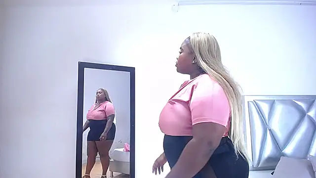 Snapshot of exotic_karmella chatting on 29, 11, 2025 exotic karmella online show from 29, 11, 2025