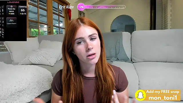 Snapshot of aus_queen chatting on 6, 12, 2024 aus queen online show from 6, 12, 2024