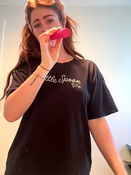 Snapshot of aus_queen chatting on 28, 11, 2025 aus queen online show from 28, 11, 2025