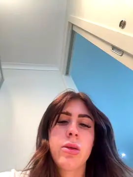 Snapshot of aus_queen chatting on 15, 11, 2025 aus queen online show from 15, 11, 2025