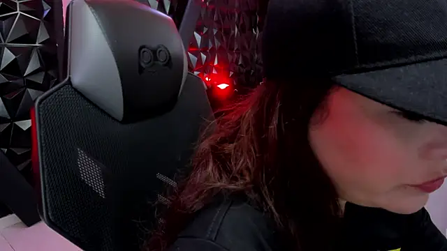Snapshot of DarlingBDSM_ chatting on 11, 5, 2026 DarlingBDSM online show from 11, 5, 2026