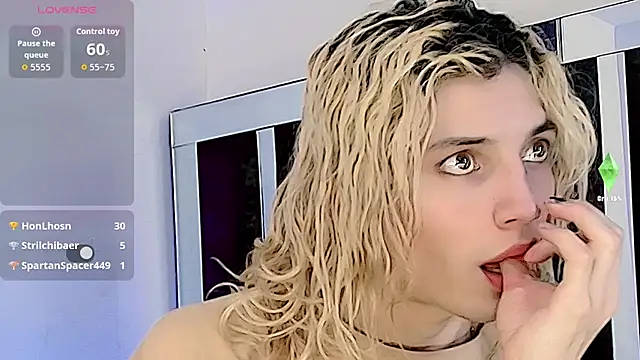 Snapshot of honey_skin chatting on 16, 9, 2025 honey skin online show from 16, 9, 2025