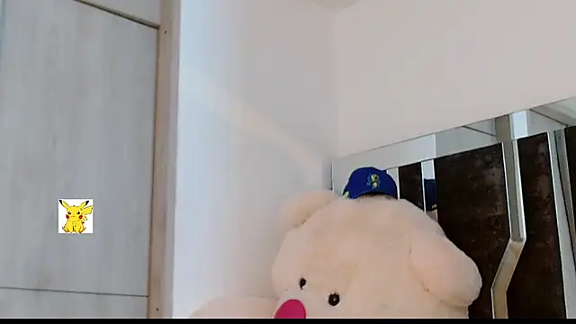 Snapshot of honey_skin chatting on 5, 3, 2025 honey skin online show from 5, 3, 2025